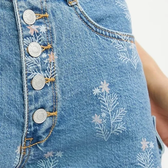 NWT Anthropologie Pilcro Woman's Embroidered Ultra High-Rise Denim Shorts 32 - Picture 4 of 5
